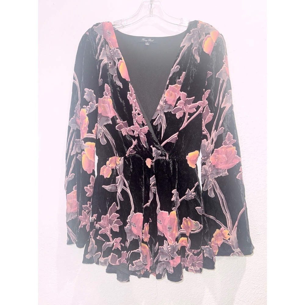 Romper Women's  Black Velvet Floral Whimsy Goth, Vampy Small - Picture 2 of 13